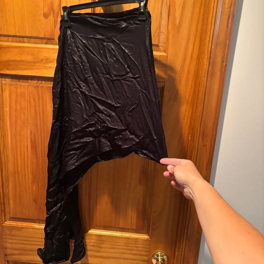 Topshop Side Asymmetrical Drape Satin Skirt in Black Size 2 NWT